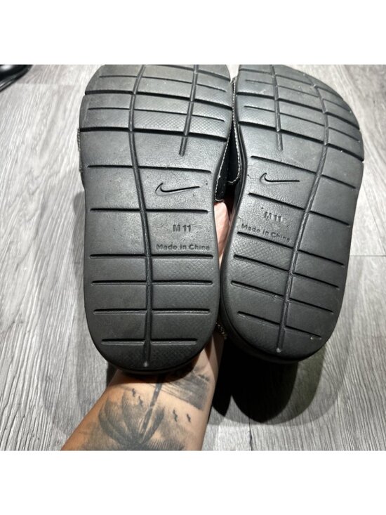 Nike COMFORT Slide 2 Sandal Men\'s Size 11 Black/Metallic Silver 415205 002 main image 4